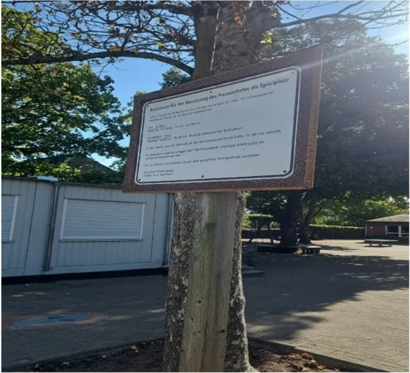 Spielplatz-Schild aus Korkverbund, Ansicht 1