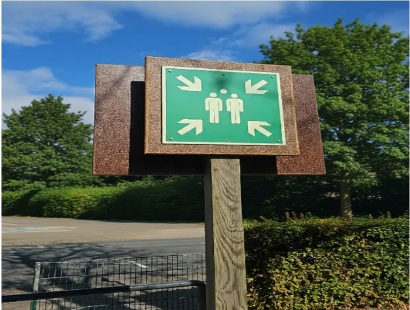 Spielplatz-Schild aus Korkverbund, Ansicht 2